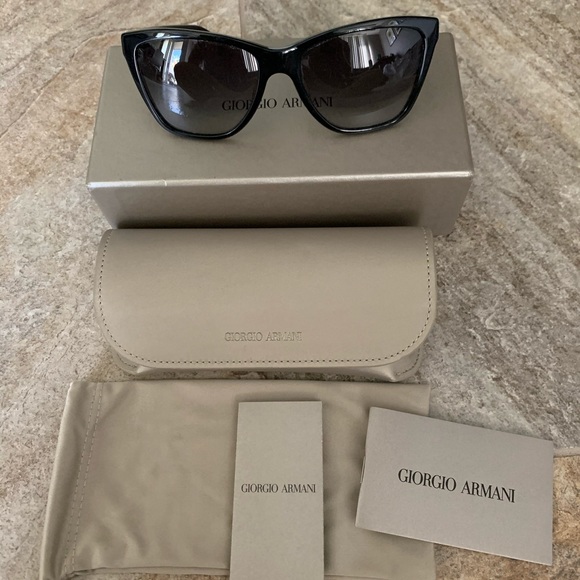 Giorgio Armani Accessories - Like new Armani sunglasses
